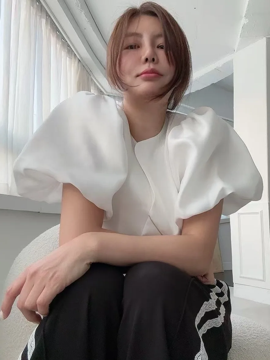 

Chic White ort Bubble Sve irt Women's Single Button Design Summer Faionable Top Quali Material No Brand Registered