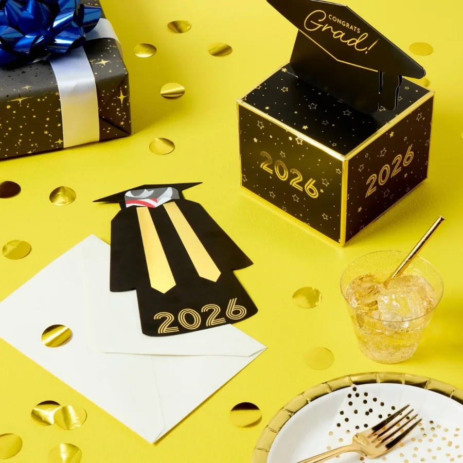 

Graduation Cap and Gown Gift Card Holder