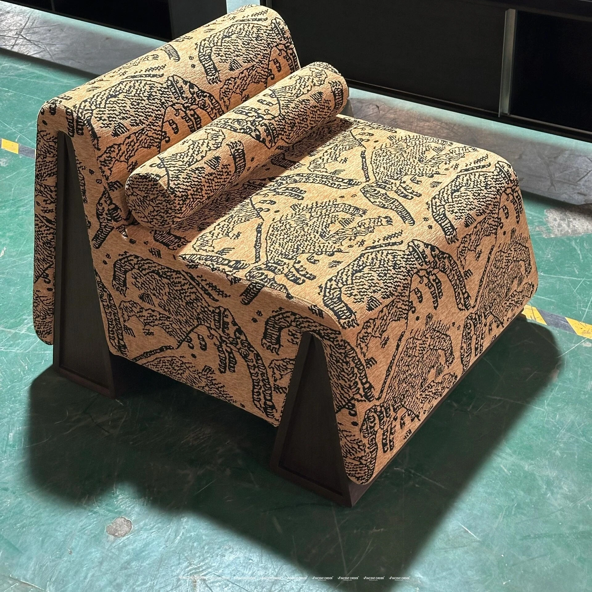 @#Single chair, ancient pyramid single chair, designer living room balcony tiger mountain pattern solid wood upholstered sofa