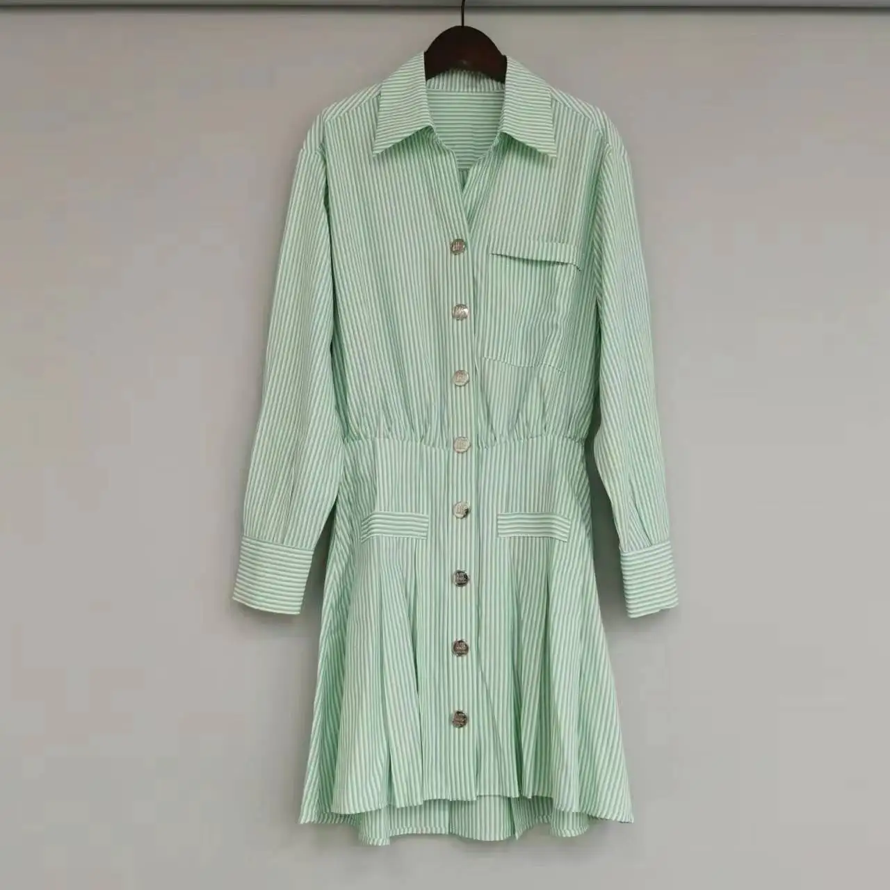 

French style 2024 new fresh fruit green vertical stripe waist pleated dress