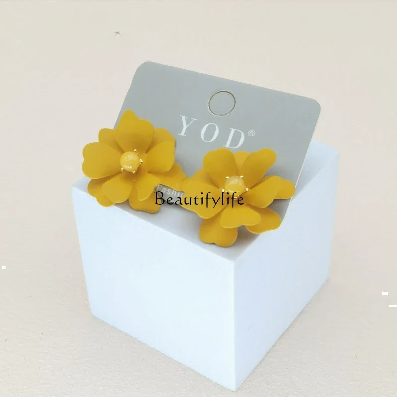 Elegant Metal Flower Petals Stud Earrings for Women, Yellow, Three-Dimensional, High-Grade