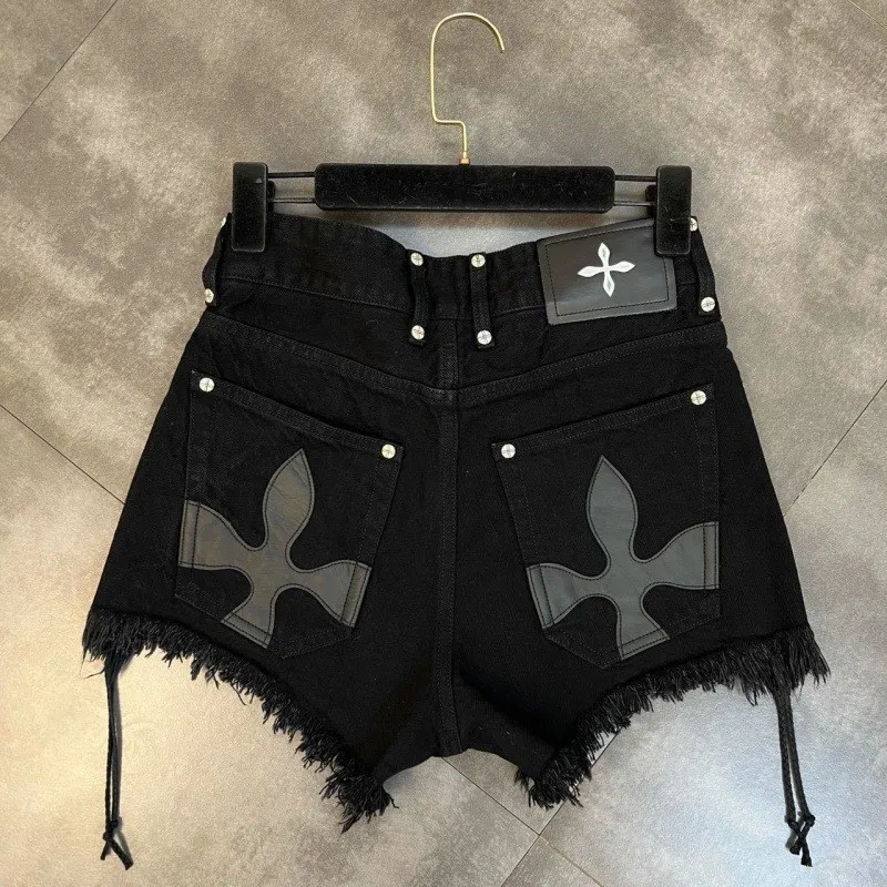 

2023 European and American Lace Ragged Cross Pattern Sweet Cool Dark Black Denim Shorts Women Wear Large, Fat, mm Style Outside