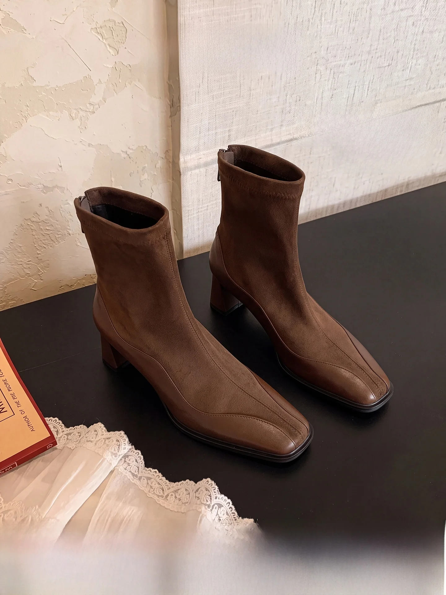 botas-cortas-estilo-retro-para-mujer-botines-con-tacon-grueso-y-parches-punta-cuadrada-cierre-de-cremallera-trasero-botas