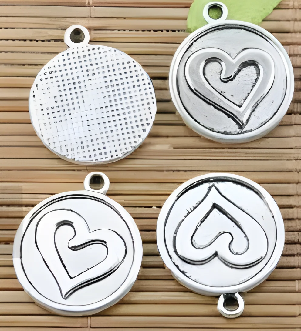 10pcs 18mm   Alloy metal tibetan silver  heart  pattern round pendants     HWEF2374