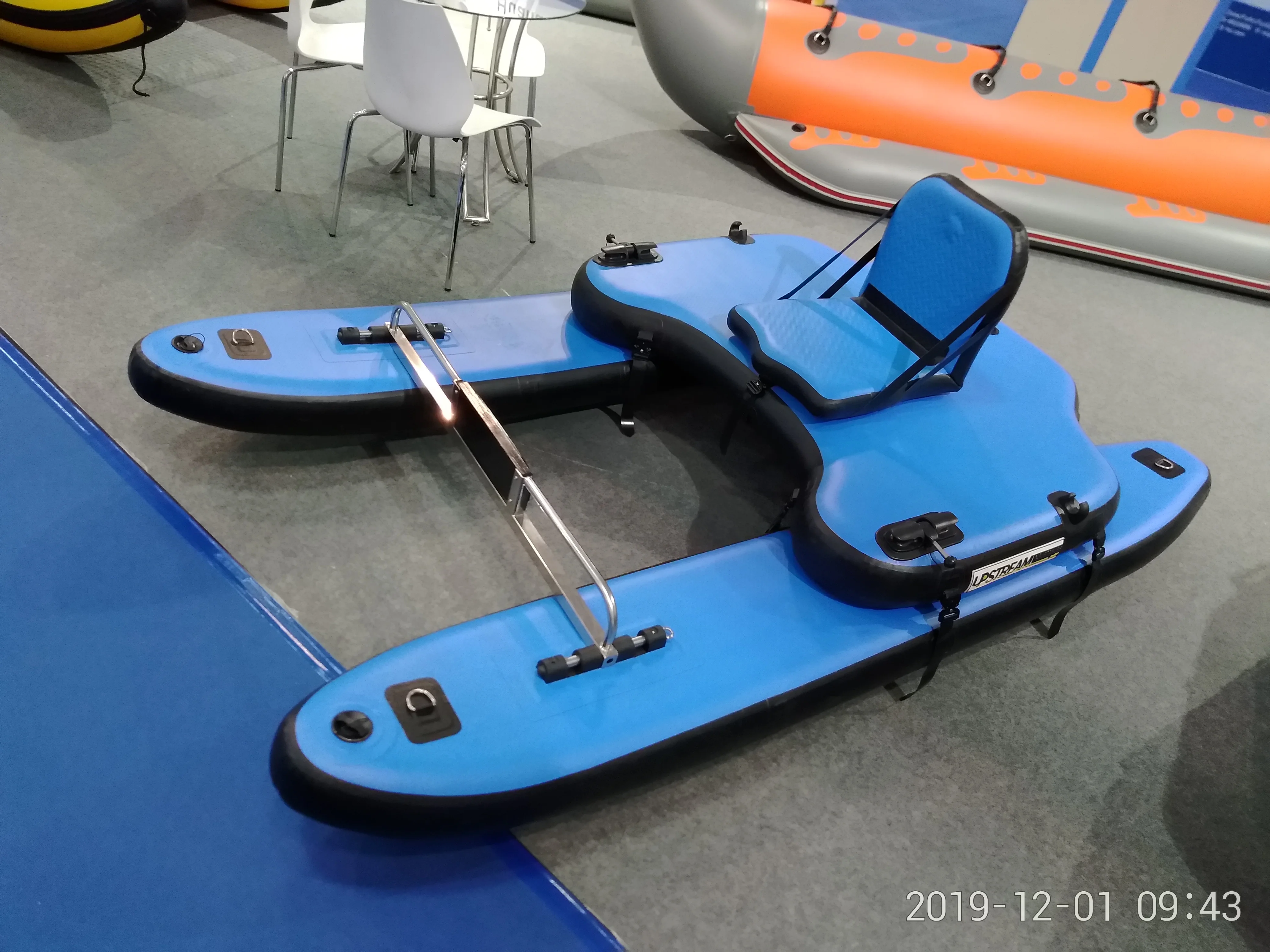 Vélo aquatique gonflable de couleur bleue de 9 pieds, nouveau Design, bateau de pêche avec siège