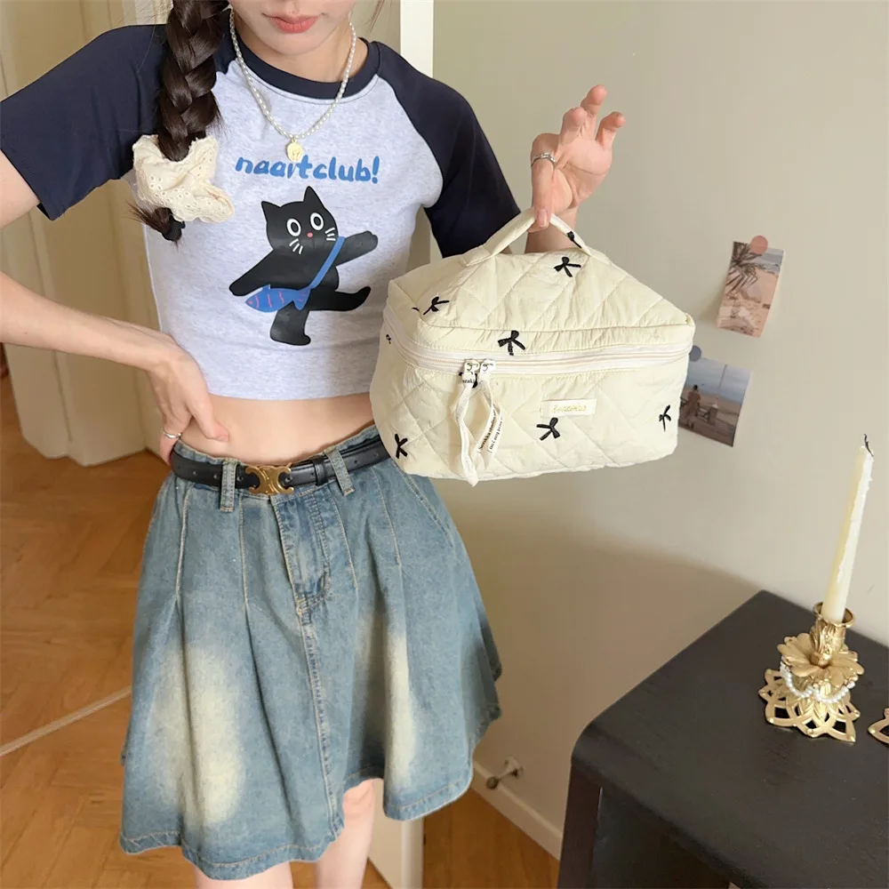 Women\'s Nice Cosmetic Bag Embroidery Bow Makeup Bag Korean Version Large Capacity Toiletry Bag Storage Bag Skincare Travel Bag