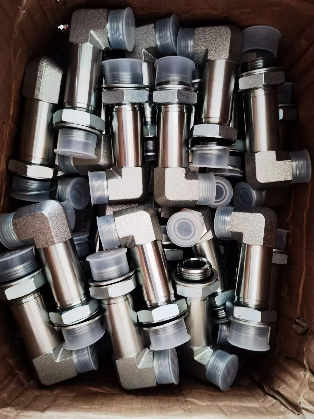 OEM  Main Control Valve LS Valve Check Valve Connector for  200-7/8 300-7/8