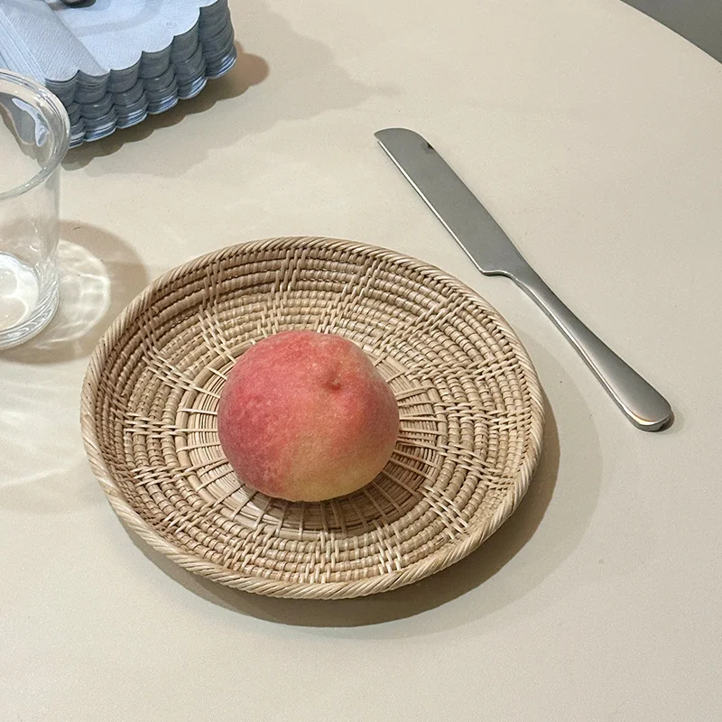 

Retro Handwoven Basket Tray Fruit Basket Storage Plate Small Basket Photoaphy Prop Hanrted Wierwork Versatile Design