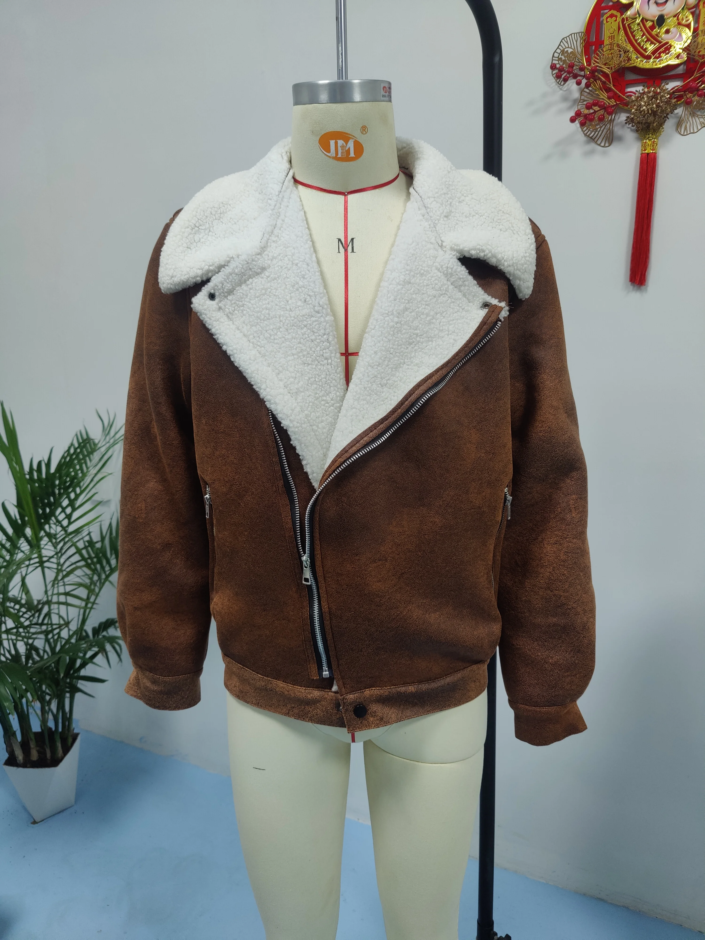 سترة شتوية للرجال بياقة مدببة، معطف سميك من الجلد الصناعي المقاوم للرياح، ملابس خارجية كاجوال مبطنة بالصوف الدافئ #3