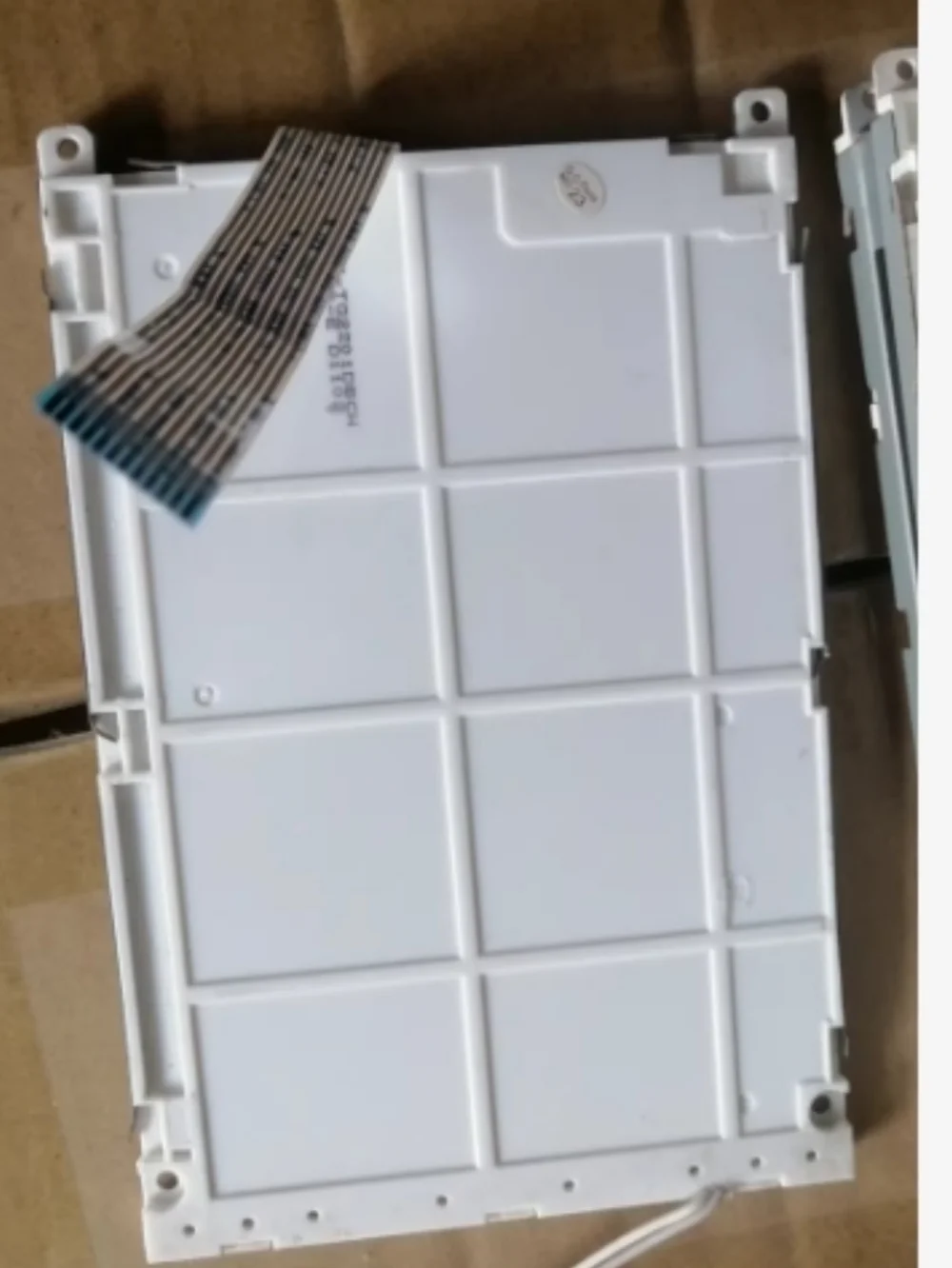 LM0001004N0CD ЖК-экран