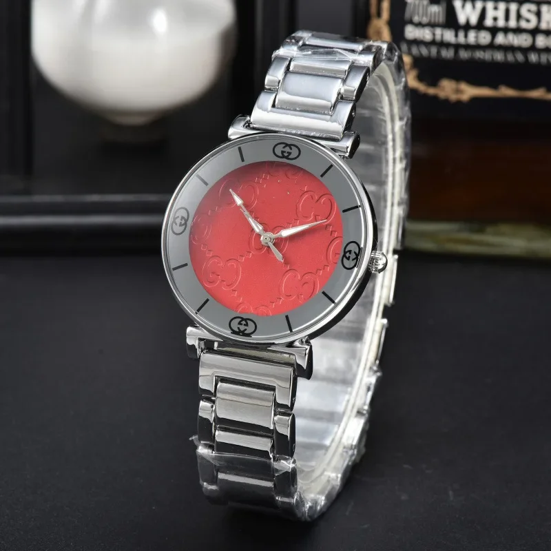 ​ ​ 2025 ساعة رياضية نسائية فاخرة ستانلس ستيل حركة كوارتز ياقوت كريستال مقاومة للماء 100 متر تصميم بسيط