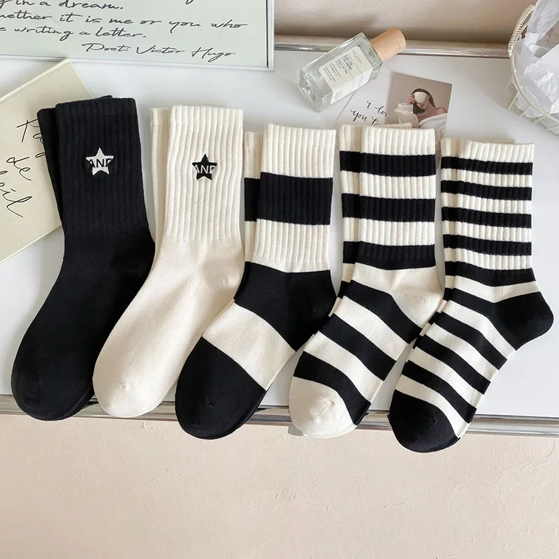 5 Pairs Women Stripe Socks Autumn Winter Soft Breathable Mid-tube Streetwear Fashion Sports Crew Socks 65% Polyester, 35% Cotton