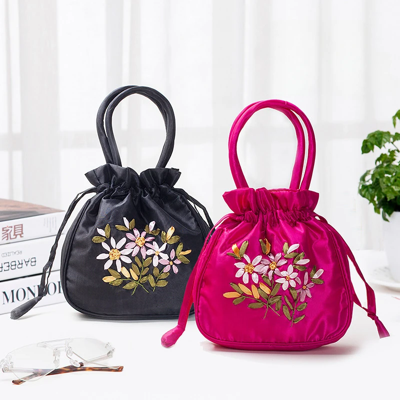 Ethnic Style Handmade Embroidery Handbag Ancient Style Floral Embroidered Drawstring Closure Tote Small Bag 2024 Bags for Women