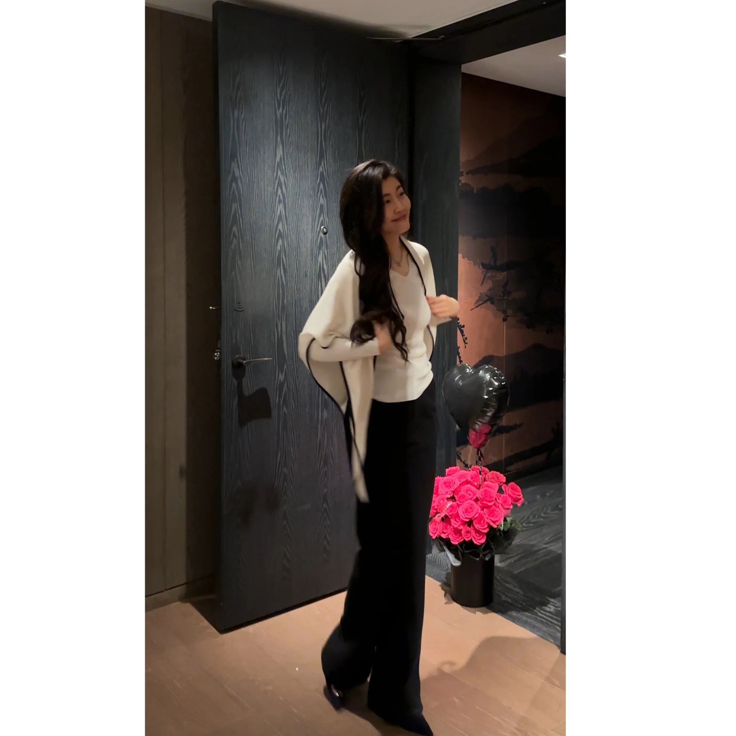 

NCOU Nicole Winter New Faion Slim Fit V-Ne Diamond Embellied Woolen Base Open Cardigan Set Versatile Ele Women's Wear