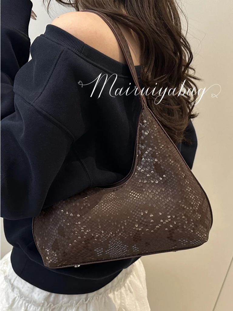 

European And American Fashion Sexy Snake Patterned Women's Bag With Three-dimensional Embossed Personalized Shoulder Bags Trendy