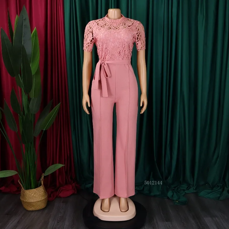 جمبسوت أبيض أنيق جديد لعام 2026 مع وشاحات للنادي للنساء مُزين بالدانتيل وأكمام قصيرة لحفلات أعياد الميلاد قطعة واحدة