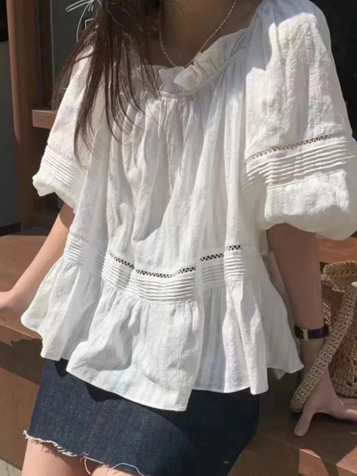 Elegancka bluzka damska w stylu vintage z ażurowym wzorem, bufiaste rękawy, wyszczuplająca, biała, luźna, w stylu koreańskim, z bufiastymi rękawami typu lampion.