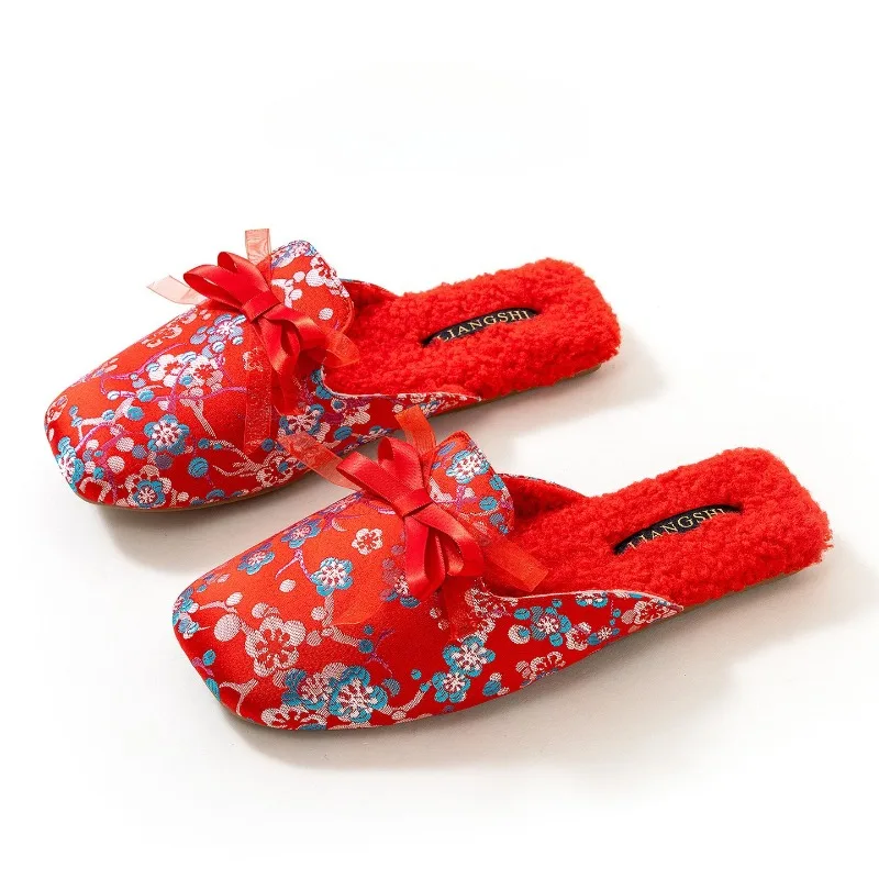 أنيقة الساتان المطرزة زهرة شبشب منزل امرأة الحلو القوس تصميم شتاء دافئ نعال من القطن مريحة لينة شبشب مسطح