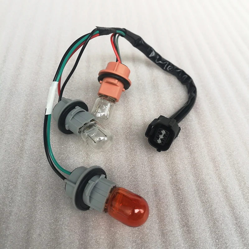 Afbeelding 3: Voor Mitsubishi Pajero V93V97 Staart Lamp Harnas Achterrem Plug Backup Bulb Socket 1Pcs