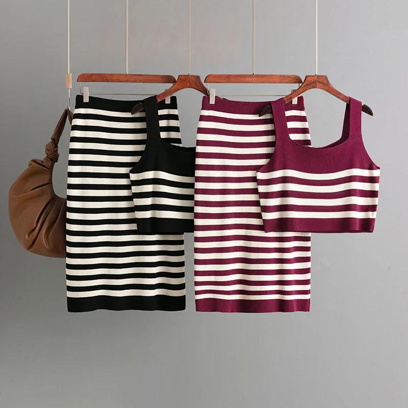 

Вязаный костюм с юбкой, женские комплекты из 2 предметов, полосатый топ на бретельках, длинные юбки, ансамбль, камзол с открытой спиной, лето 202, вязаная одежда