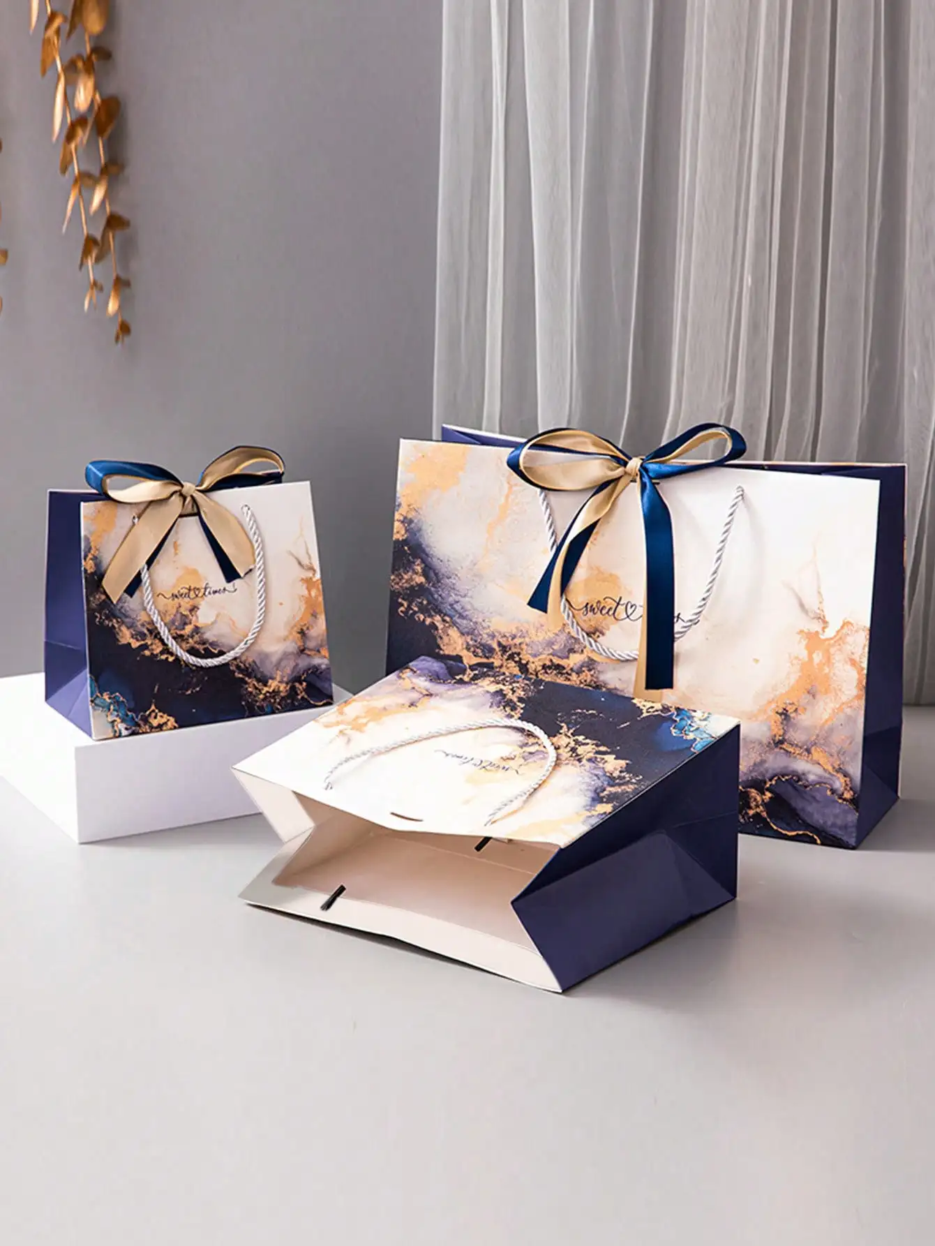 Treasure blue marble patterned gift bag, high-end silk ribbon tote bag, color printed packaging bag, paper bag