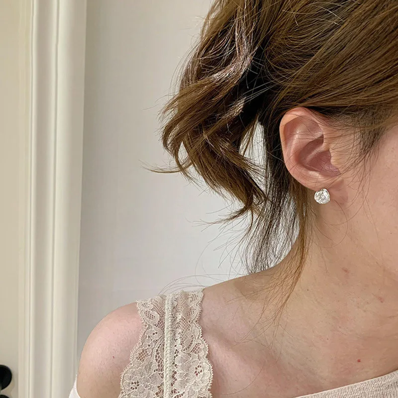 

Silver single diamond ear buckle women's explosive versatile simple fashion temperament high sense versatile earrings women