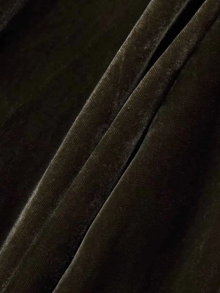 النمط الأوروبي والأمريكي الشتاء الوافدين الجدد ملابس نسائية عصرية وبسيطة تنورة دانتيل مخملية عالية الخصر