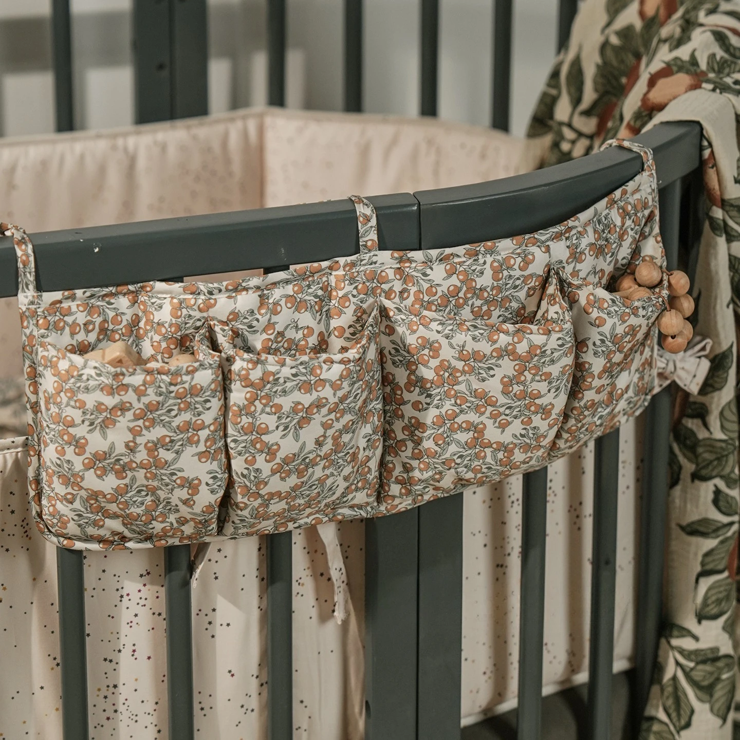 baby-crib-pocket-with-straps-hanging-baby-diaper-caddy-organizerstorage-bag-organizer-for-nursery-diapers-wipes-baby-essentials