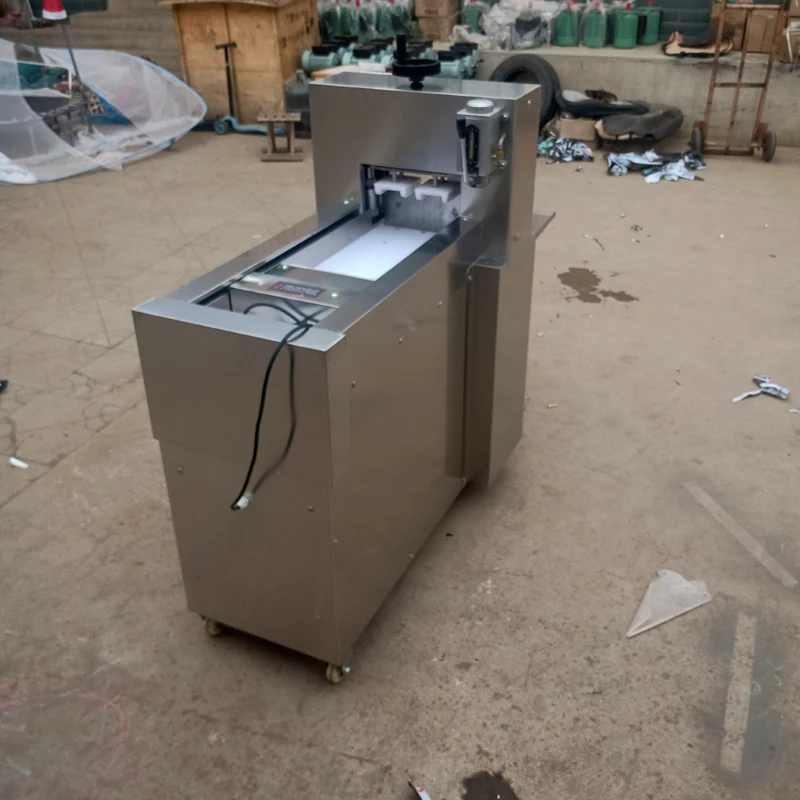 ماكينة تقطيع اللحوم الكهربائية التجارية لحم الضأن ولحم البقر باستخدام الحاسب الآلي ذات القطع المزدوج ماكينة لف لحم الضأن من الفولاذ المقاوم للصدأ لفات لحم الضأن