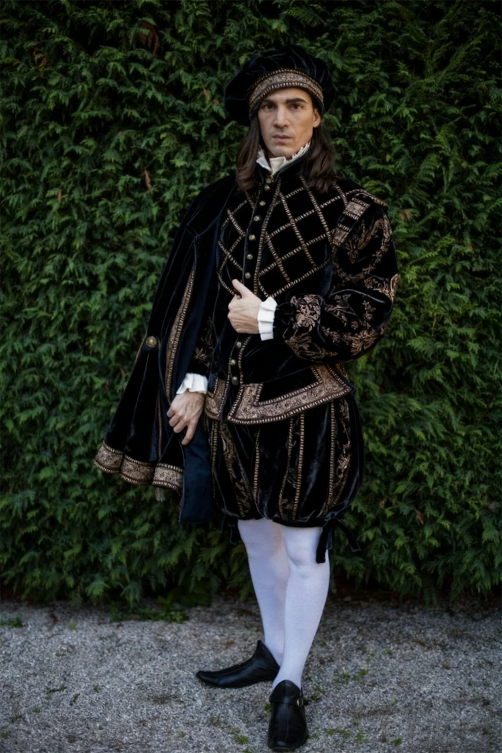 Traje Medieval de Enrique VIII, Era renacentista Tudor, traje negro, vestido de baile del Príncipe Noble real con capa, conjunto de sombrero, trajes de Venecia para hombre