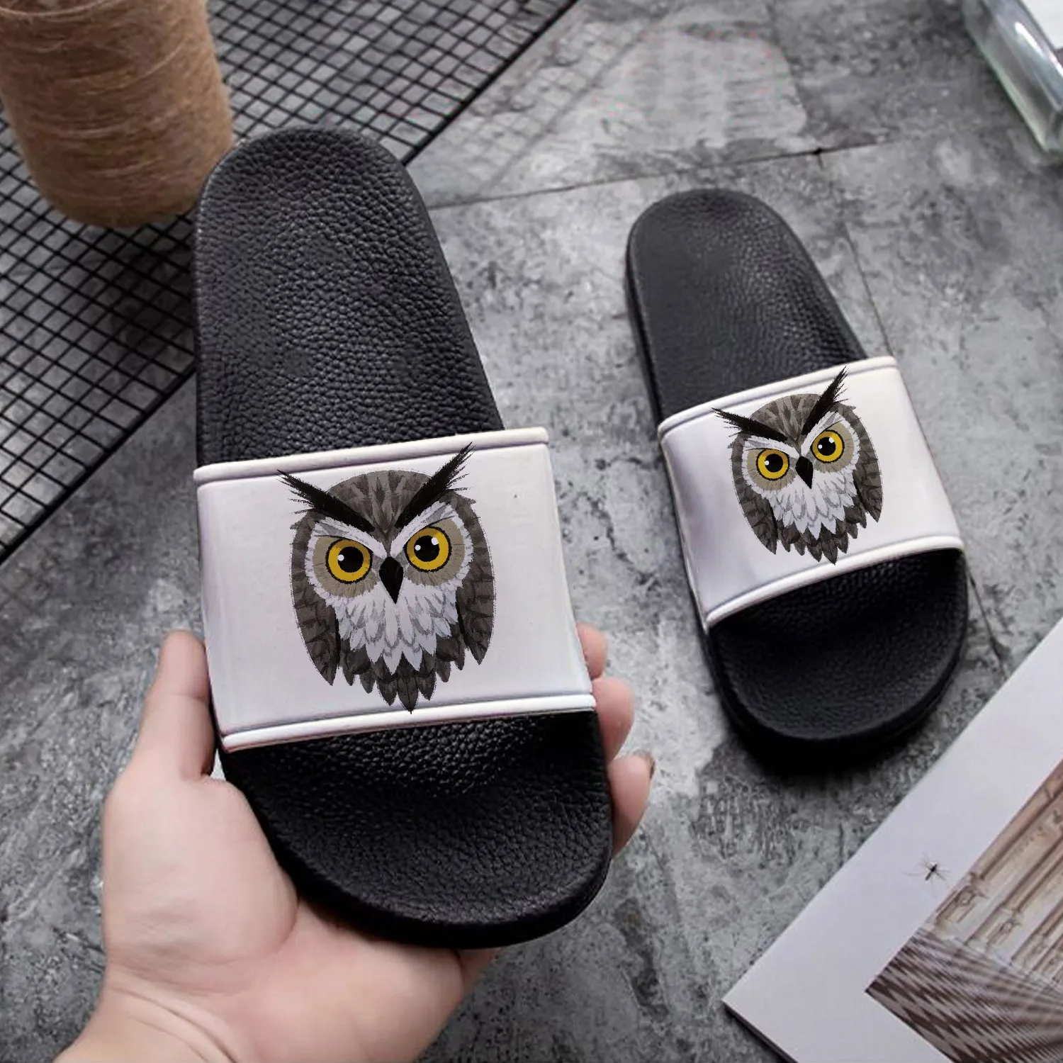 Fashionable And Minimalist Style Bathroom Slippers, Summer Home Cool Sandals, Outdoor Women'S PVC Indoor Slippers.