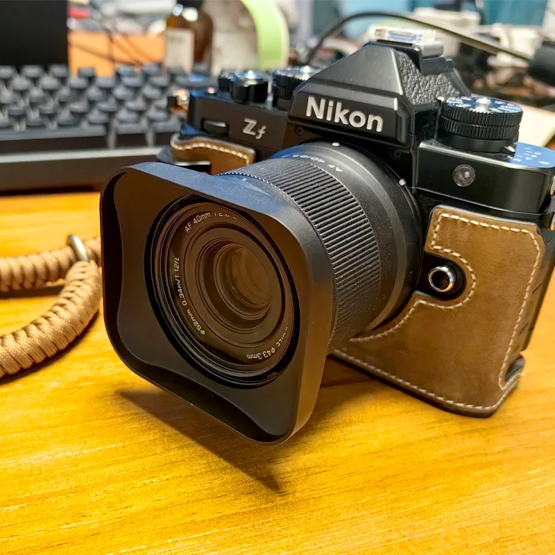 

Bayonet Metal Square Lens Hood With Free Metal Cap for Viltrox AF 40mm F2.5 FE/Z AF 56mm F1.7 FE/Z/XF AF20mm F2.8 FE/Z