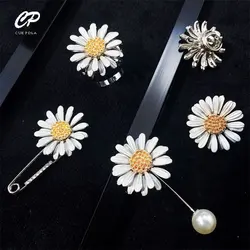 Individualized Daisy Temperament Clothing Small Brooch Anti-light Bending Needle Silk Scarf Button Women's Clothing Accessories