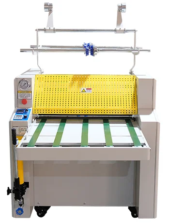 SWFM720A 690mm Paper Width Oil Heating Factory Photo Lamination Machine Sheet-to-Roll Manual Laminating Machine