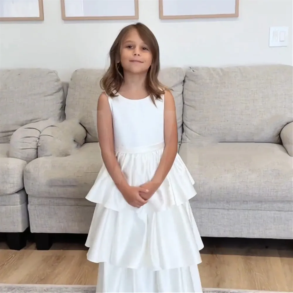 

Customized Satin Flower Girl Wedding Dress Sleeveless with Bow Layered Girl Pageant Dress Backless Birthday Party Formal Dress