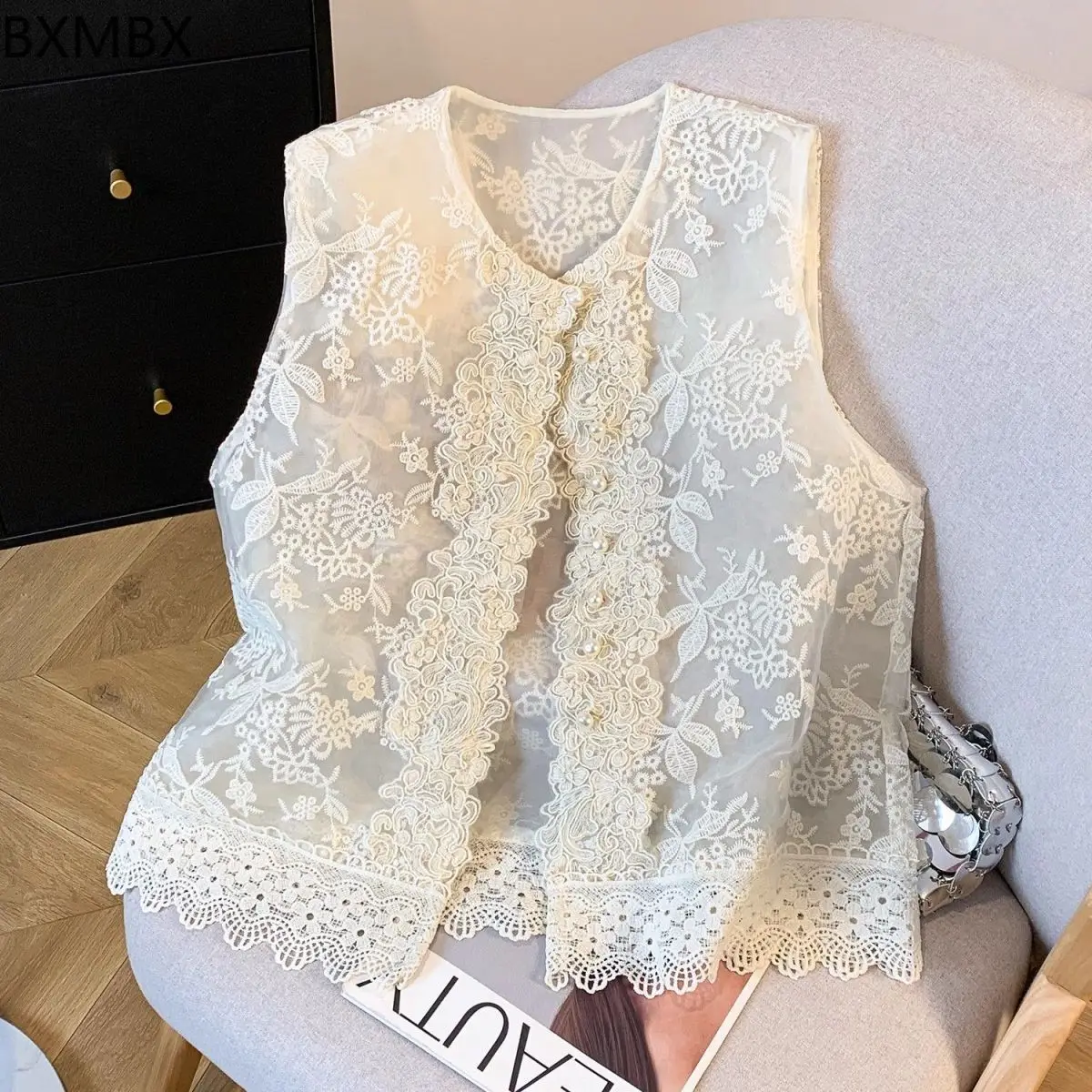 New Chinese Embroidery Crew Neck Vest Women's 2025 Summer New Sleeveless Skinny Jacket Embroidery National Style Lace