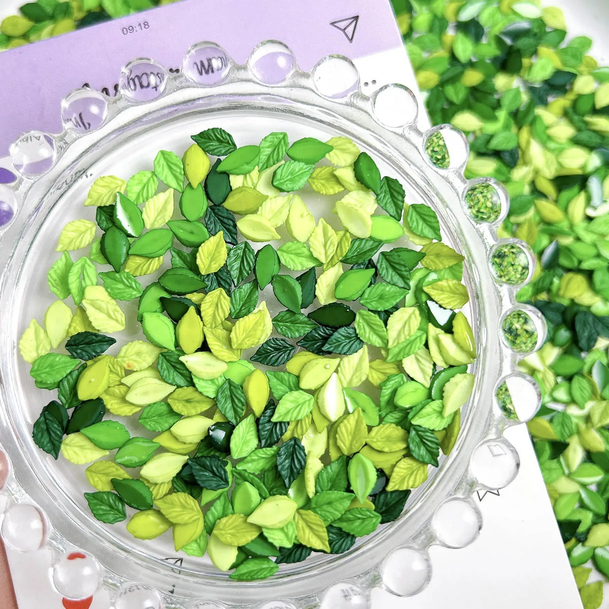 50PCS Solid Color Minimalist Leaf Resin Nail Art Charms 3D Luminous Mini Leaf Nail Decorations for DIY Phone Case Nails Supplies