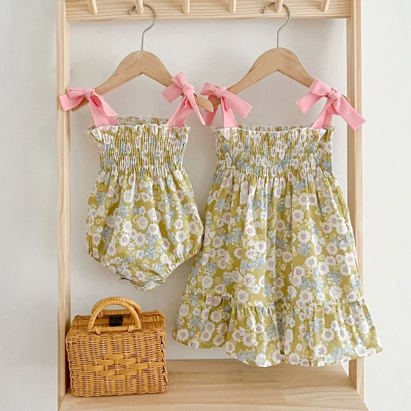 

Summer New Korean Infant Baby Girl Romper Muslin Elastic Ruched Suspender Floral Kids Girl Dress Sisters Girls Sling Dress