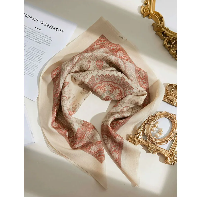 جديد الخريف والشتاء تصميم فريد 80% الصوف 20% التوت وشاح حريري للنساء بيزلي نمط المألوف شال الحجاب 70 سنتيمتر