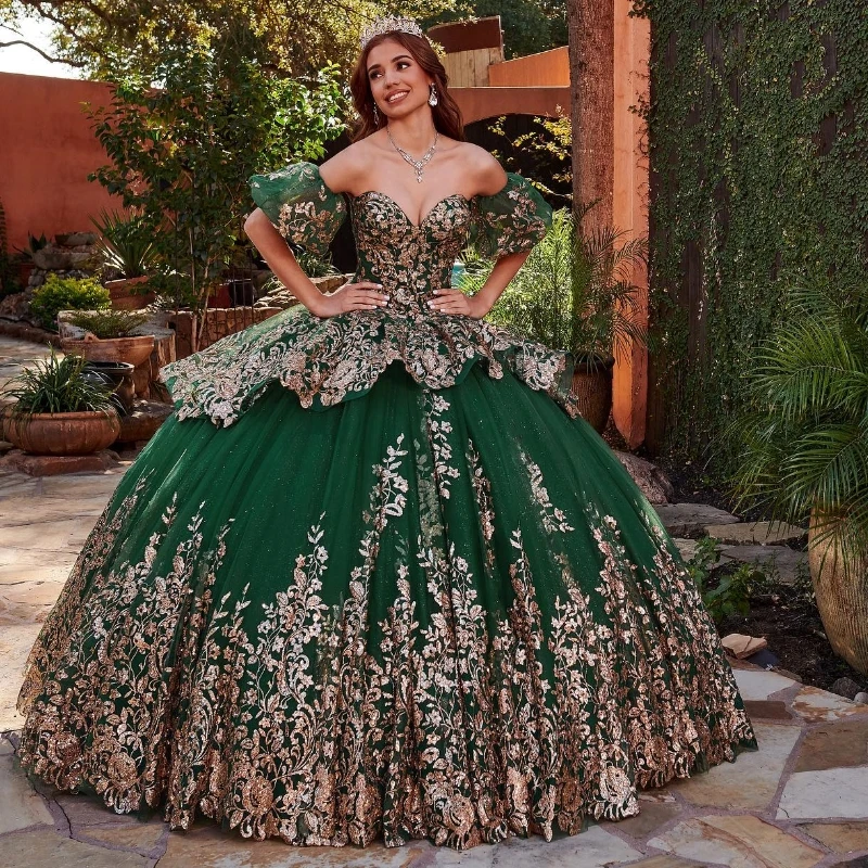 

Mexican Girls Emerald Green Quinceanera Dresses Gold Applique lace-up Corset Sweet 16 Pageant Gowns Vestidos de XV 15 años