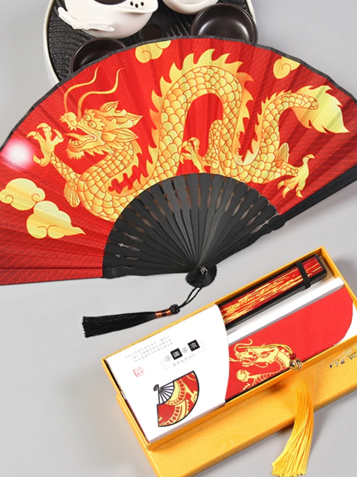 

Традиционный китайский веер Golden Dragon для мужчин, портативный ручной веер с бамбуковой рамой для ежедневного использования дома и в быту