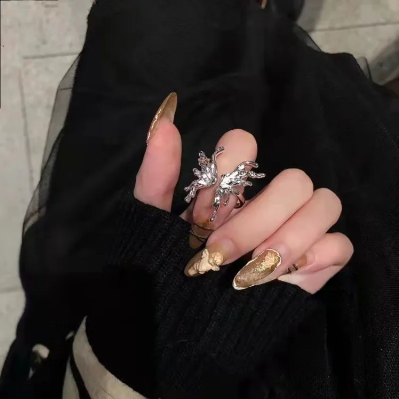 New Punk Vintage Metal Liquid Butterfly Women\'s Adjustable Ring Niche Design Fashion Exquisite Insect Ring Gothic Jewelry Gifts