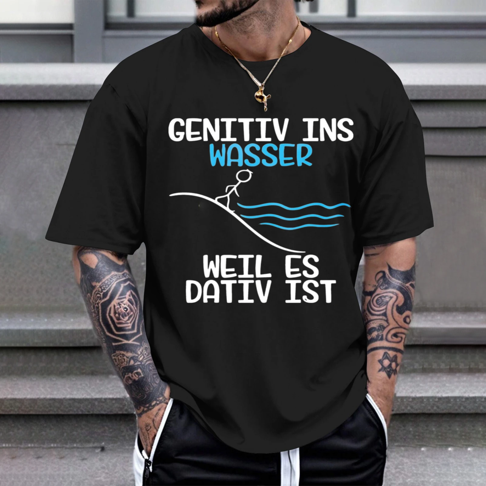 Herren-T-Shirt „Genitive Into the Water Because It Is Dative“ – Perfekt für Freizeitkleidung, Partys und Karneval-Outfits