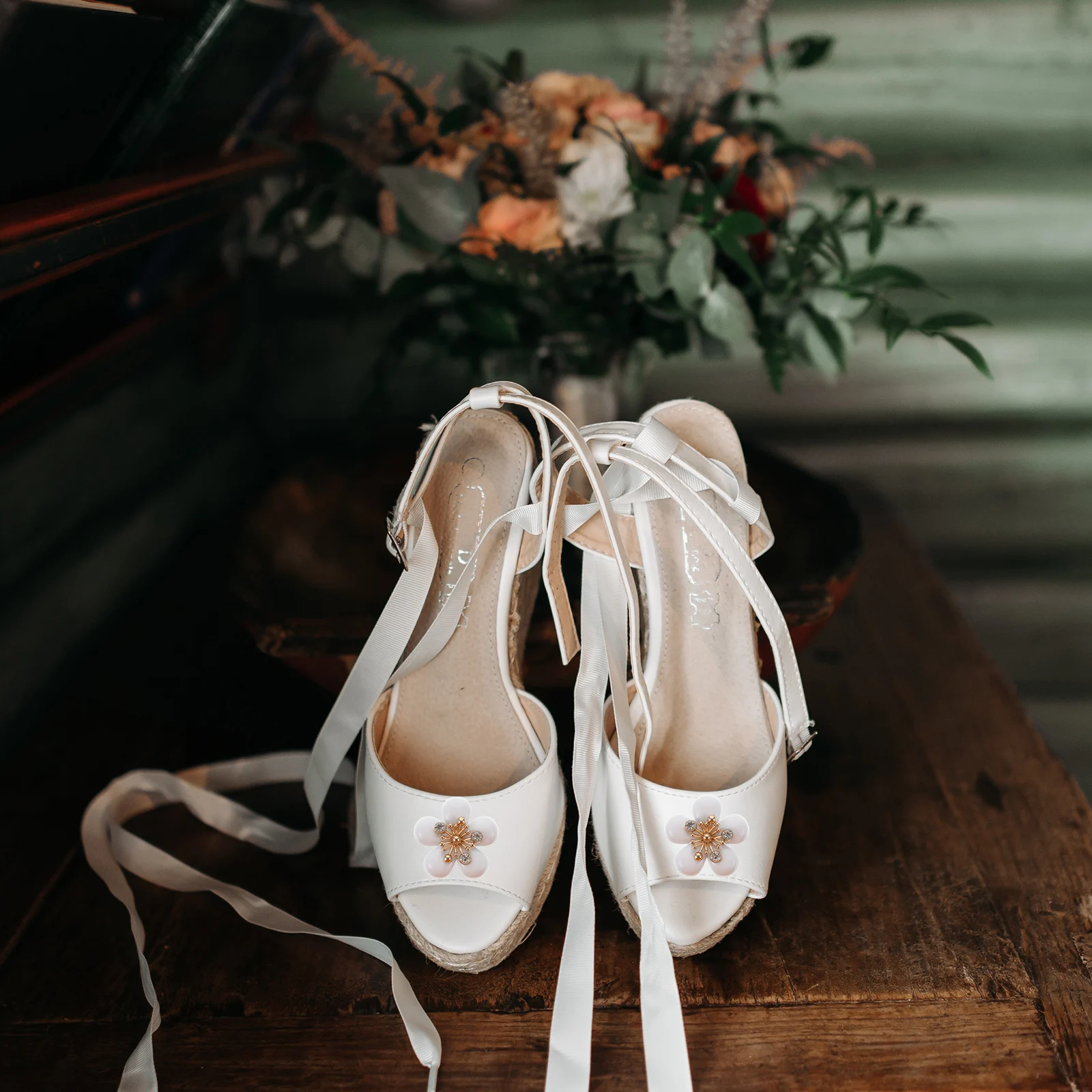 Rhinestone Clips Flower Buckle Wedding Bridal Decoration Elegant DIY Shoe Clip for Sandals Boots Heels Lightweight Flower