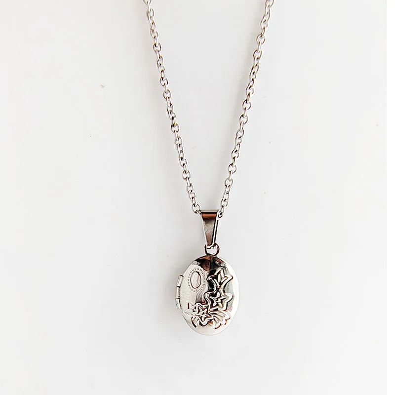1pc Tiny Oval Photo Frame Pendant Necklace Engraved Flower Charms Floating Locket Necklaces Women Men Fashion Memorial Jewelry