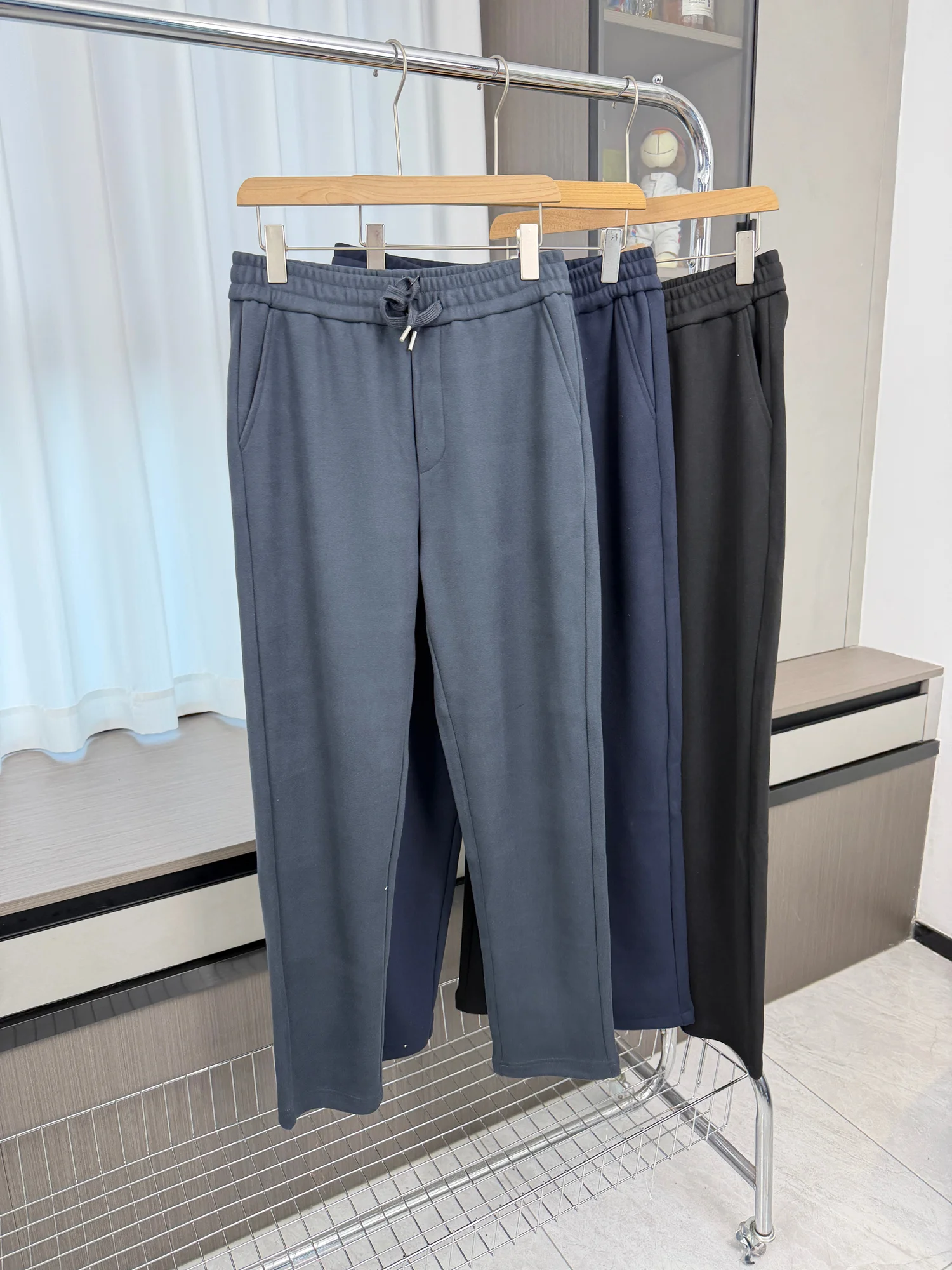 

Удобные теплые шерстяные шелковые брюки прямого кроя для мужчин, осенне-зимний сезон, модные базовые повседневные брюки из полиэфирного волокна