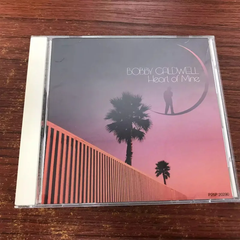 El quinto lanzamiento de la cantante y compositora, melodías soulful de Heart of Mine, colección esencial de R&B vintage de los años 80.