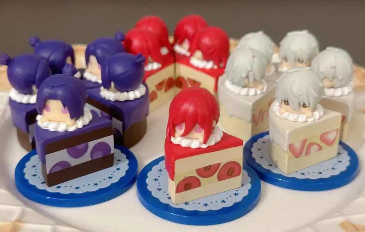 

Фигурка аниме-персонажа Blue Lock, 4 см, тематическая серия «Торт», коллекционная фигурка-сюрприз, кавайная модель, настольное украшение, подарок на день рождения для фанатов