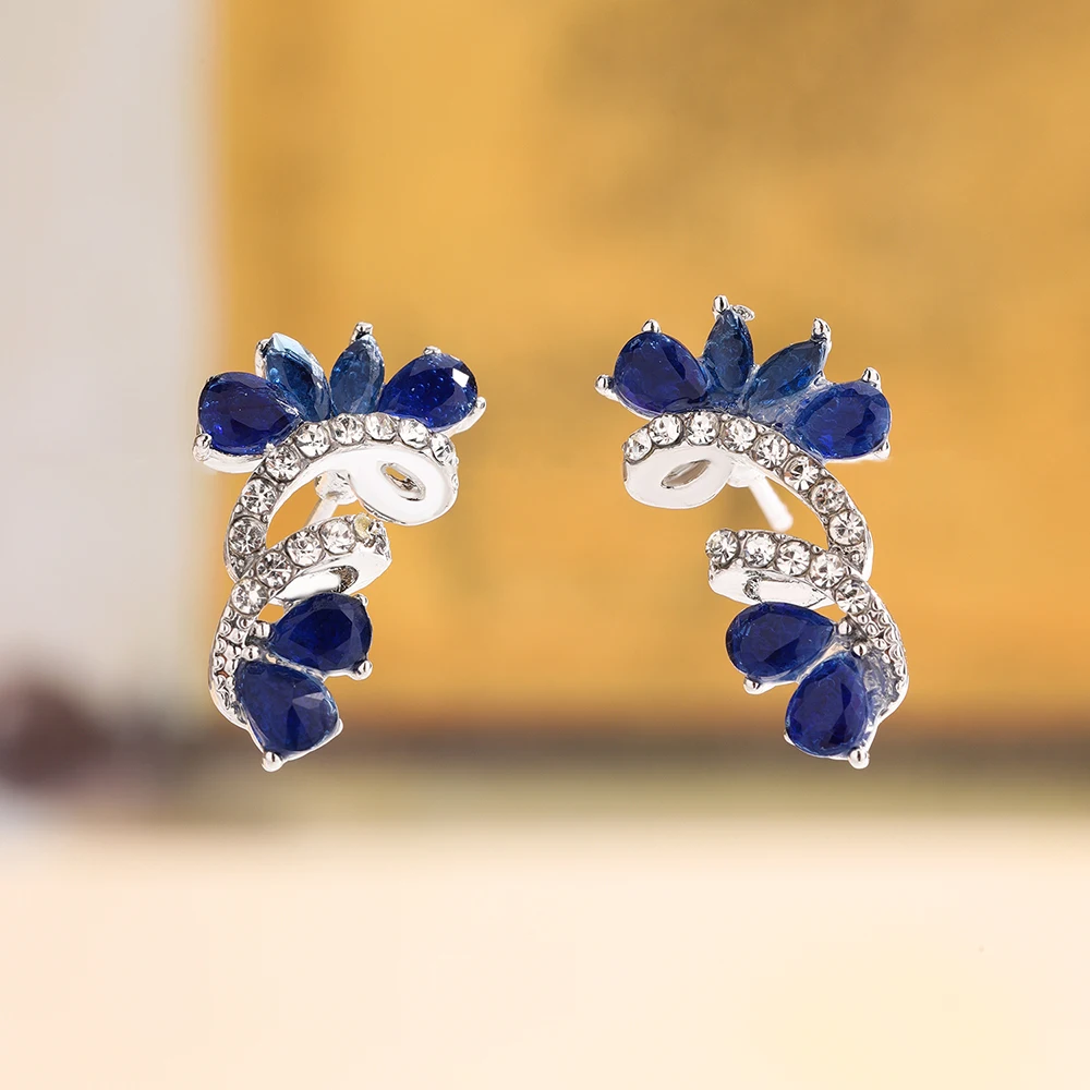 Ladies' Blue Treasure Leaf shaped Ear Crawling Earrings Vine Cube Zirconia Inlaid Earrings Exquisite Earrings Daily Commuting