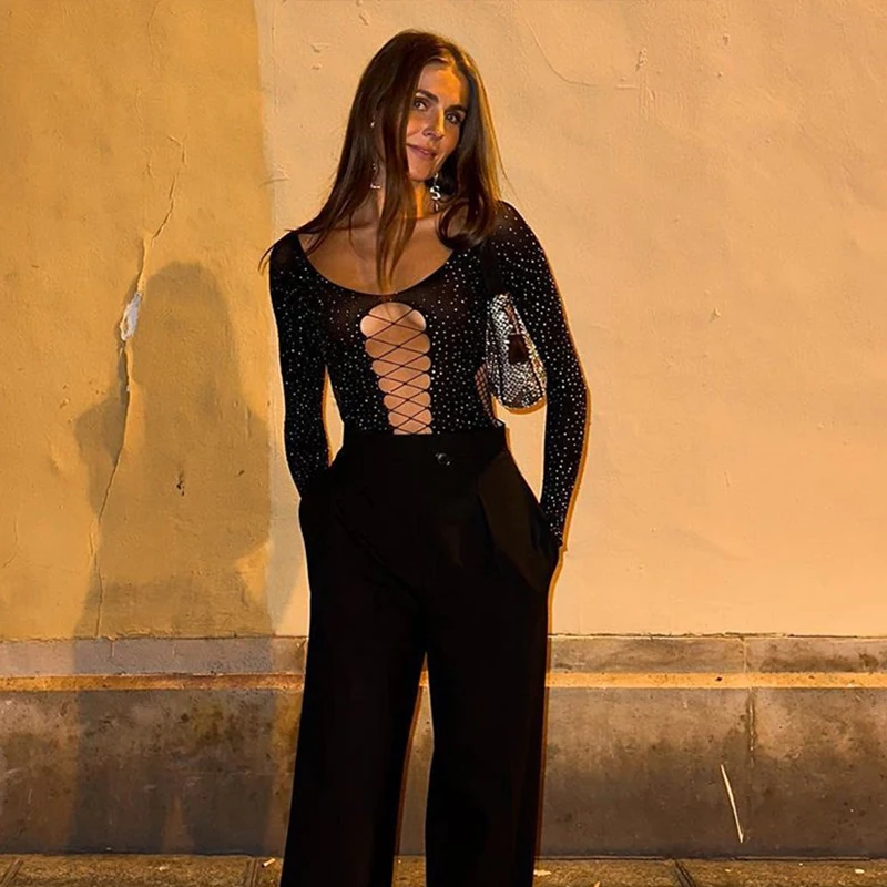 Letnie ubrania damskie przezroczysta siateczka modne długie rękawy z odkrytymi ramionami Crop Top z wycięciem ubrania t-shirt gotycki Kawaii